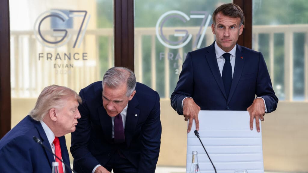 French National Assembly Approves Deficit Reduction Plan After Protracted Multi-Party Debate